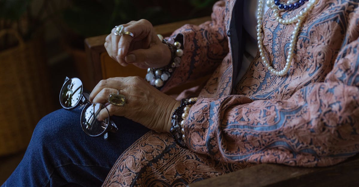 découvrez notre collection élégante de bijoux pour toutes les occasions. des pièces uniques alliant style et qualité pour sublimer votre look au quotidien.